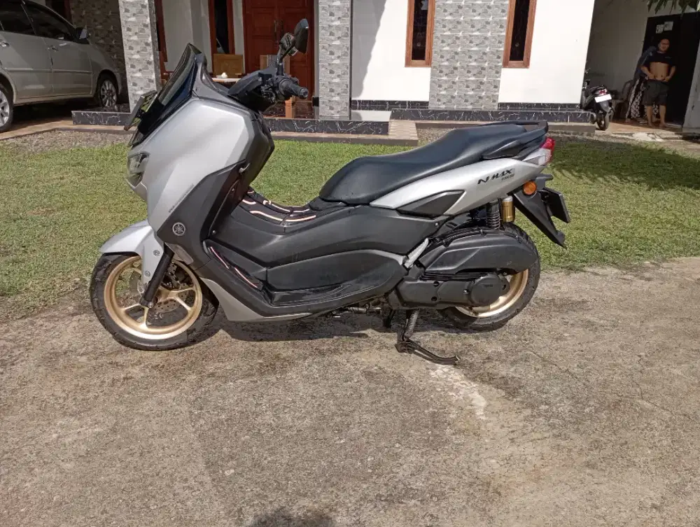 YAMAHA NMAX connected keyless 2023 kondisi bagus
