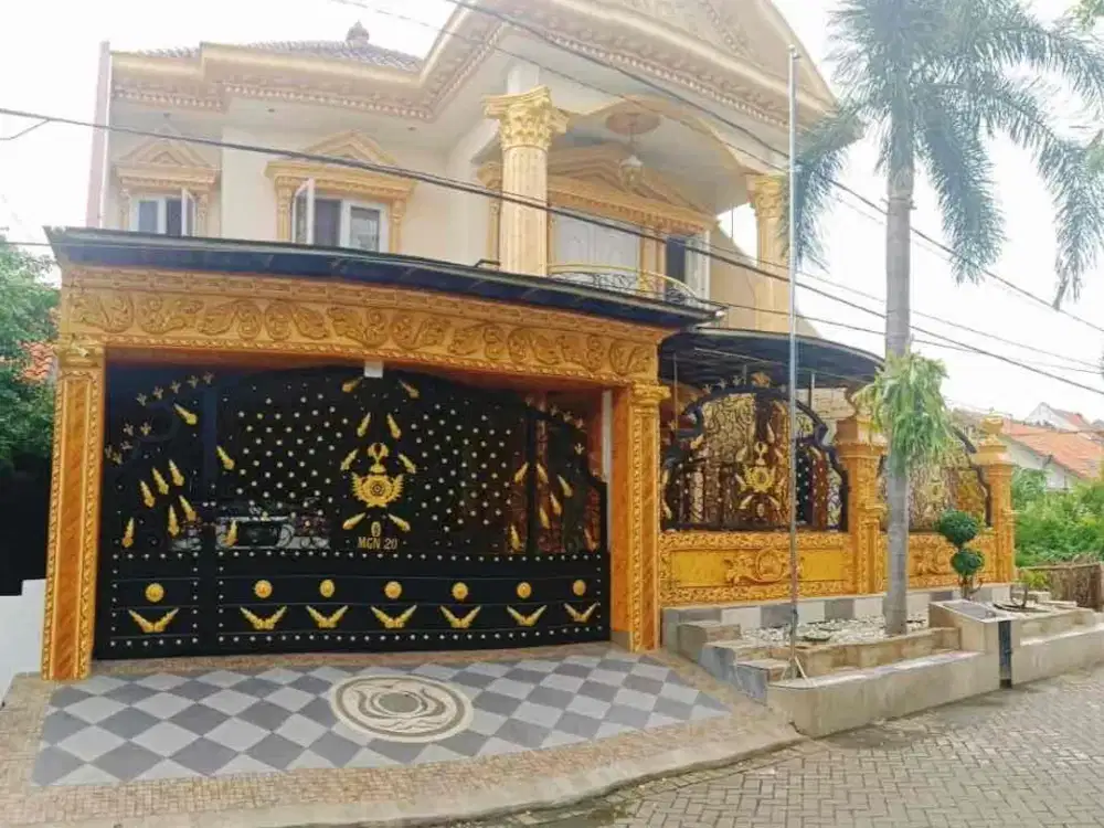 DIJUAL RUMAH MEWAH KLASIK ADA KOLAM RENANG PRIBADI — GAYUNGAN, SURABAYA SELATAN