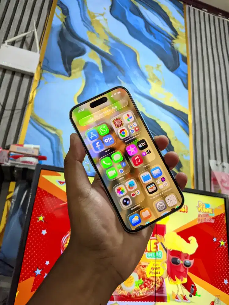 Iphone 15 128gb resmi ibox fullsett no minus tinggal pake aja bh 82%