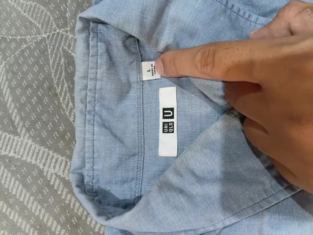 DIJUAL KEMEJA UNIQLO SIZE XL ORI