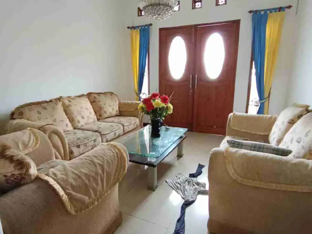 SEWA RUMAH FULL FURNISHED NYAMAN SAYAP BUAH BATU (INA)