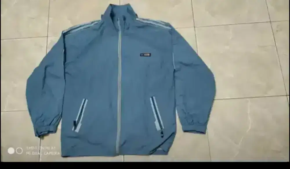 Jaket parasut XXXL, lingkar dada +/- 116 cm, panjang 72 cm