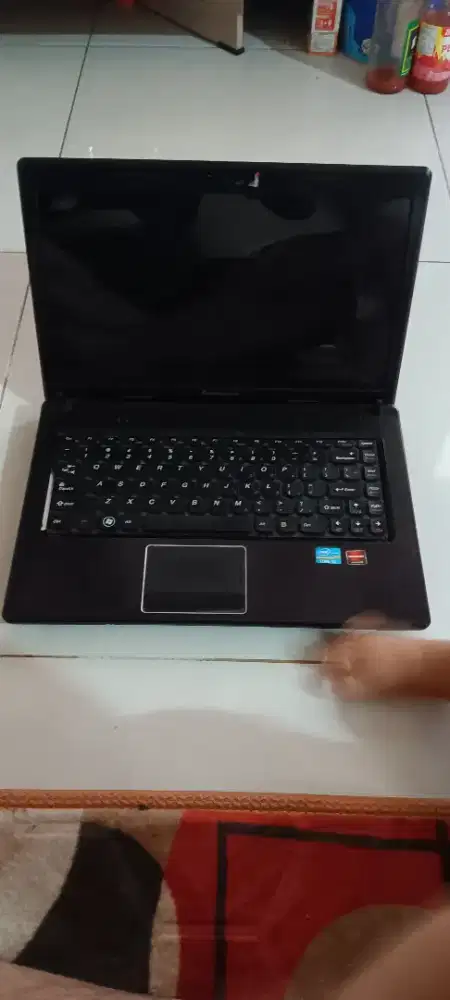 Laptop Lenovo G470 core i5 Ram 8 Gb Warna hitam gloss lancar