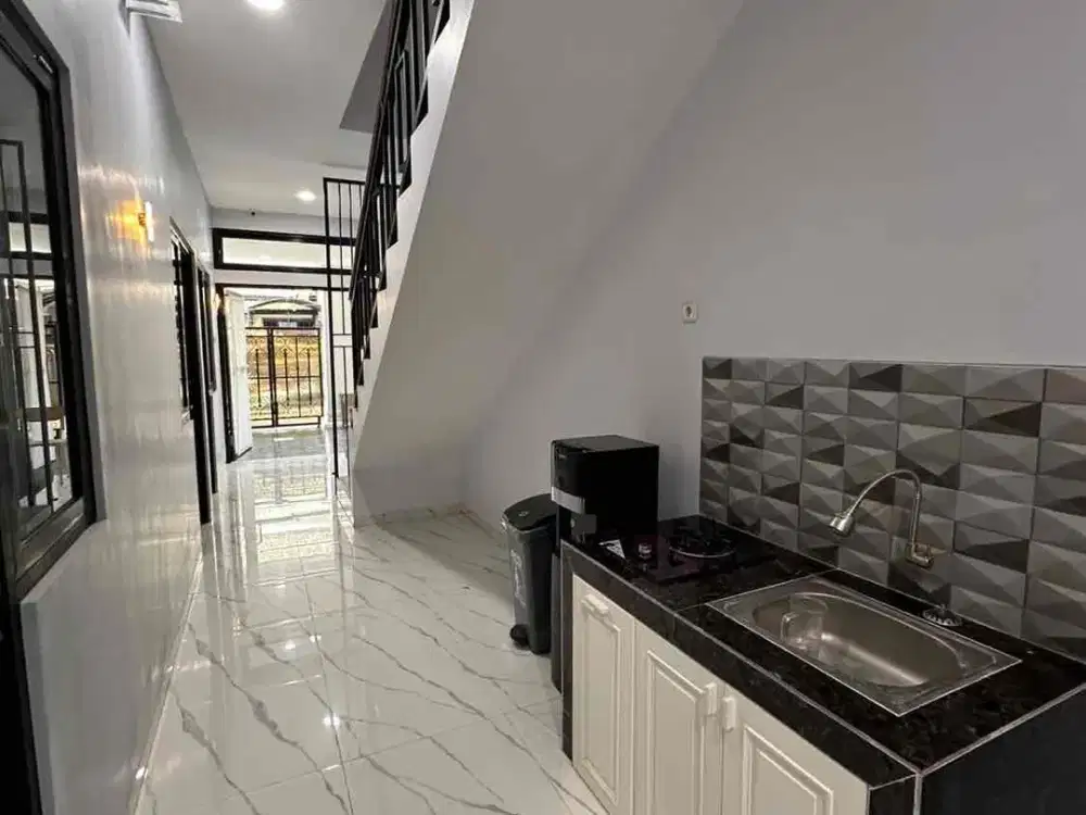 DIJUAL RUKOS PREMIUM JARAK HANYA 300 METETR DARI KAMPUS UNIVERSITAS BRAWIJAYA