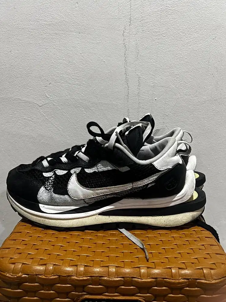 SEPATU SNEAKERS RUNNING NIKE SACAI VAPORWAFFLE SIZE 44 PADEL TENIS
