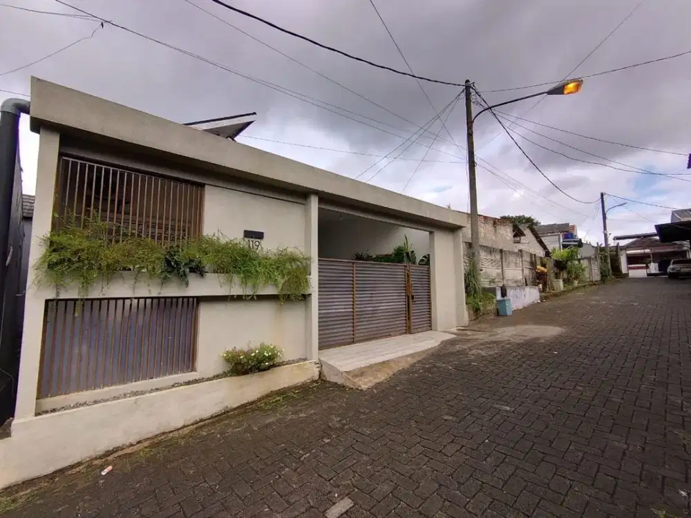 Rumah Tanah Luas 8 Menit ke The Park Mall Sawangan Hadap Timur J-44108