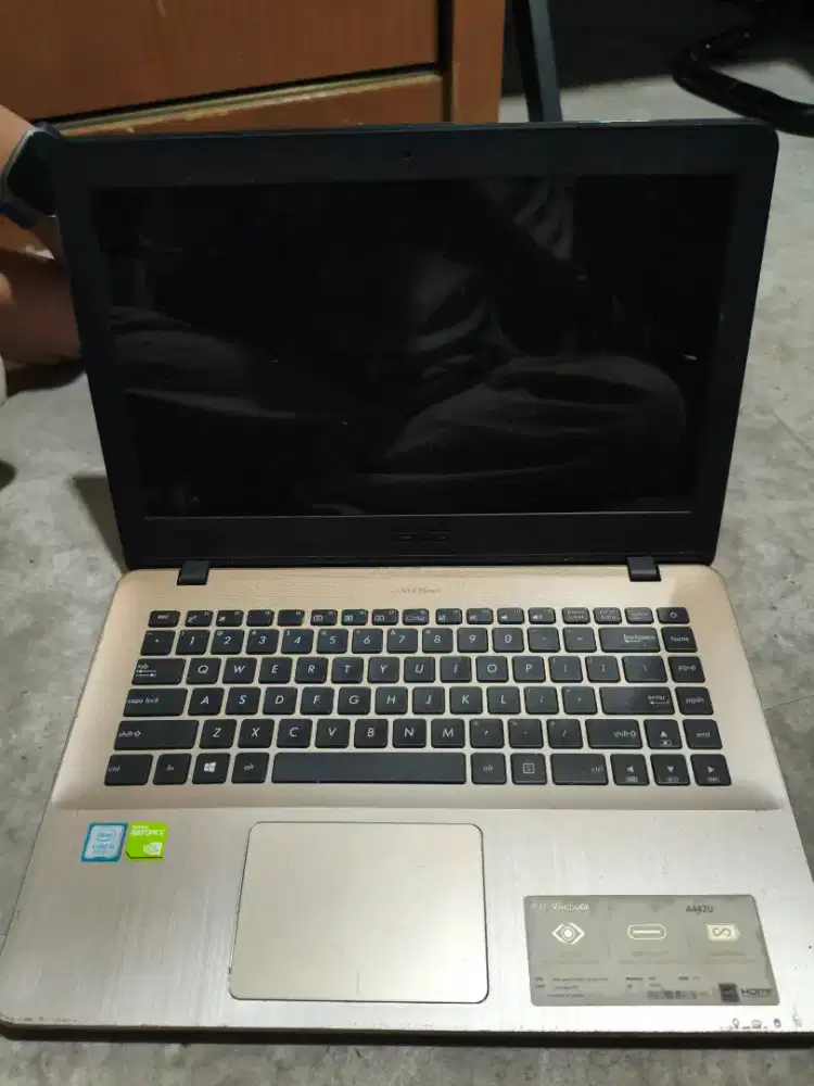 Laptop Asus Vivobook A44URR. Core i5