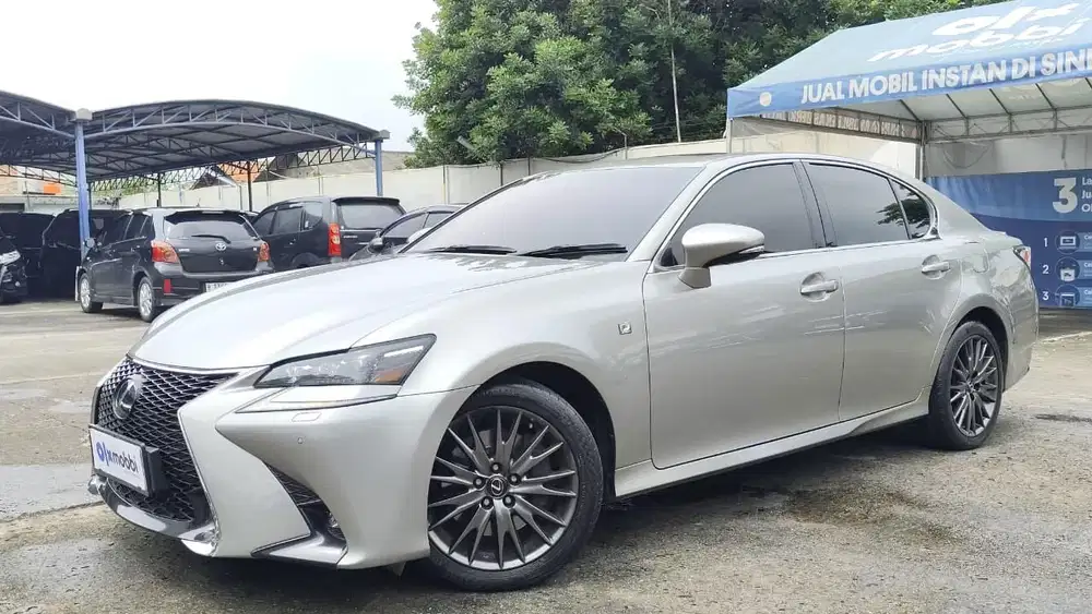 DP RENDAH - Lexus GS300 2.0 F-Sport Bensin-AT 2018
