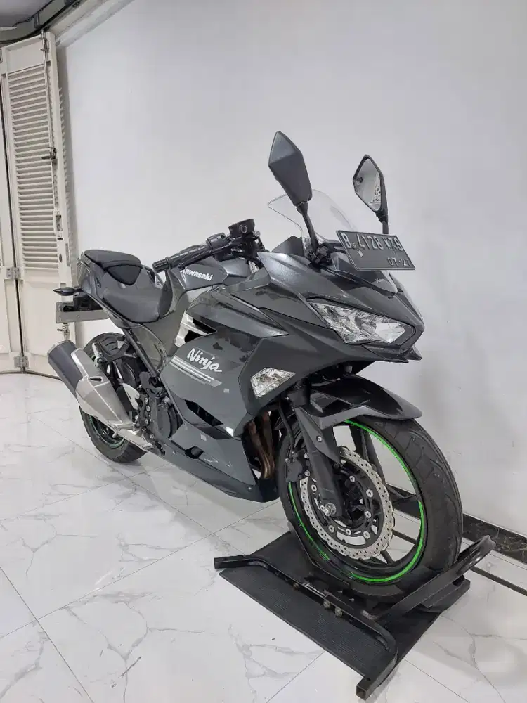 KM 4 RIBU ! Kawasaki Ninja 250 Fi FULL ORIGINAL LIKE NEW 2022 bulan 7