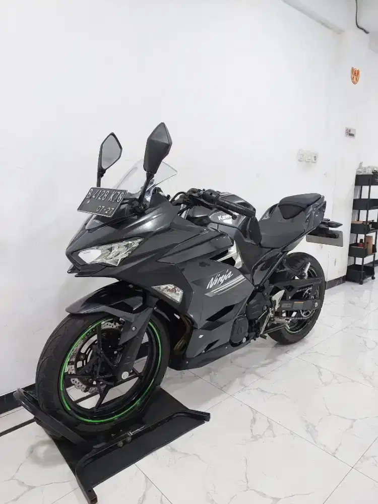 KM 4 RIBU ! Kawasaki Ninja 250 Fi FULL ORIGINAL LIKE NEW 2022 bulan 7