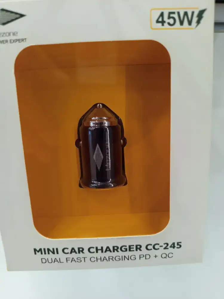 Mini car charger by mezone