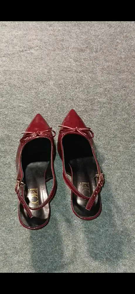 Heels cewek maroon 5 cm