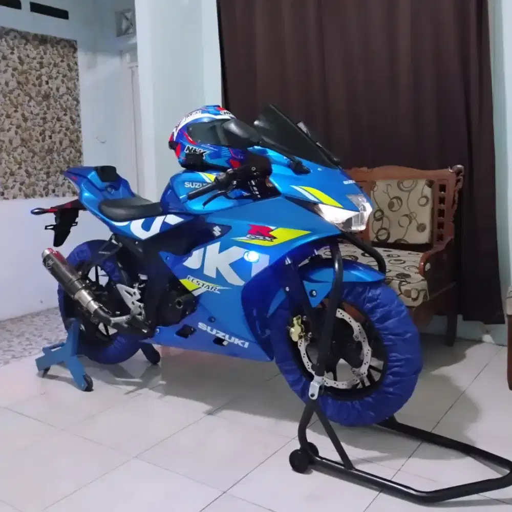 GSX R 150 GP SERIES BLUE