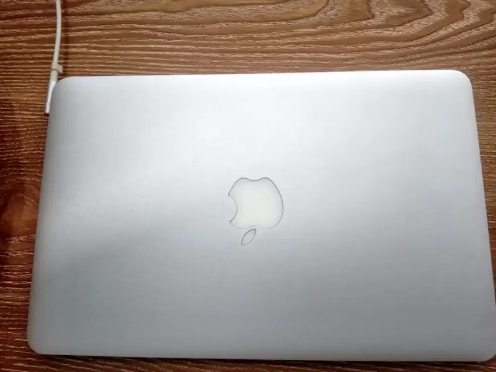 MacBook Air 11 inch Os Catalina iCore 5 Ram 4/128