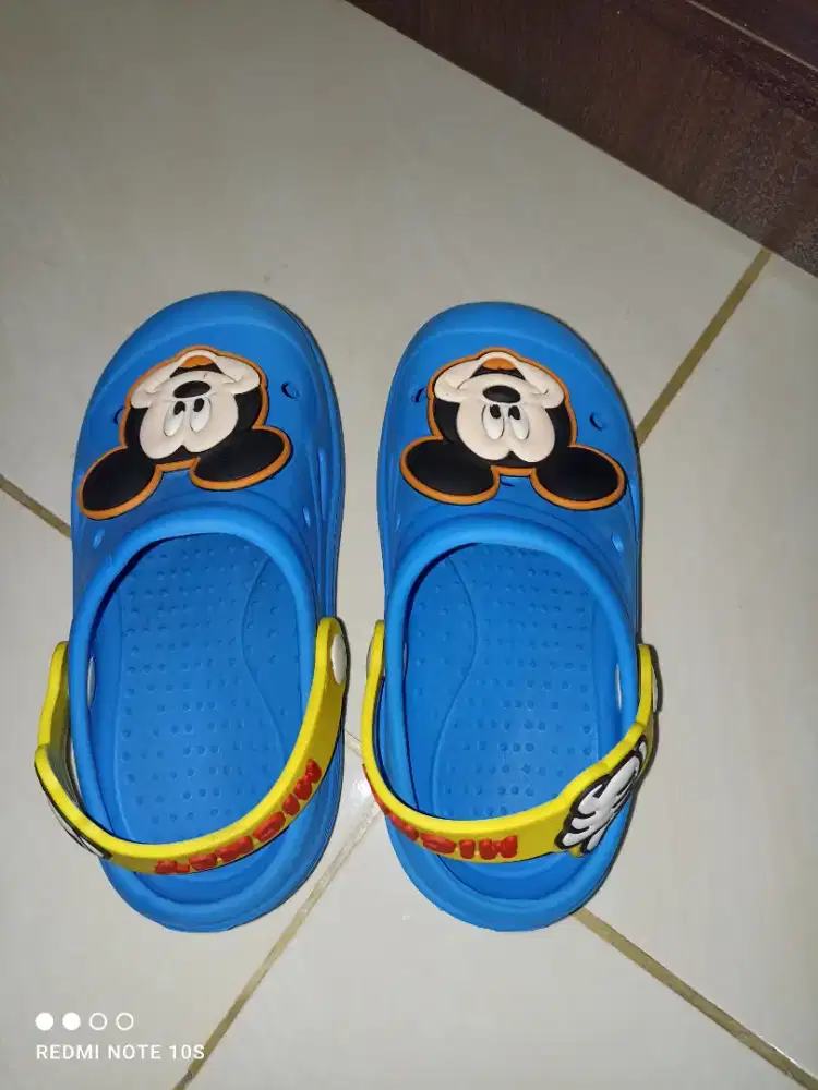 Sandal anak laki laki Disney