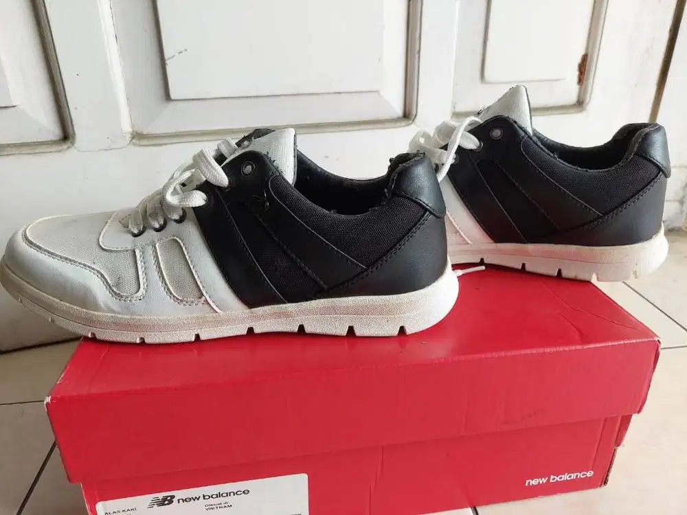 Sepatu PLAYBOY ORI size 42 Black White