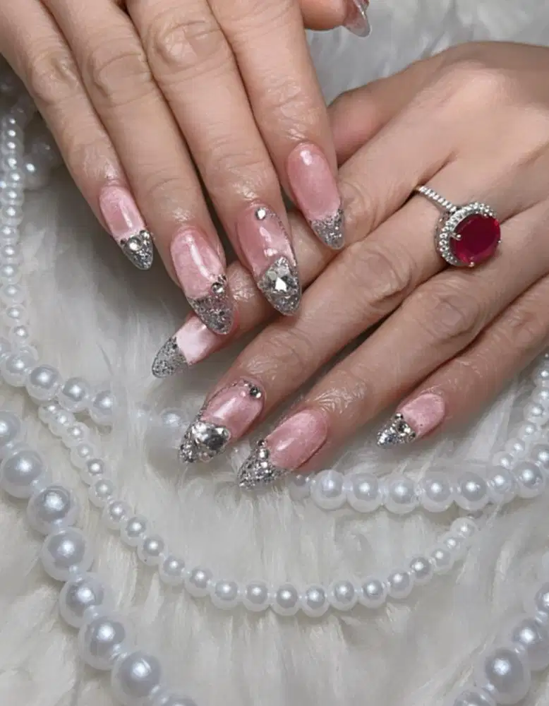 Dibutuhkan teraphys berpegalaman di bidang eyelash & nail art