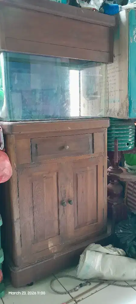 Aquarium dan Lemari