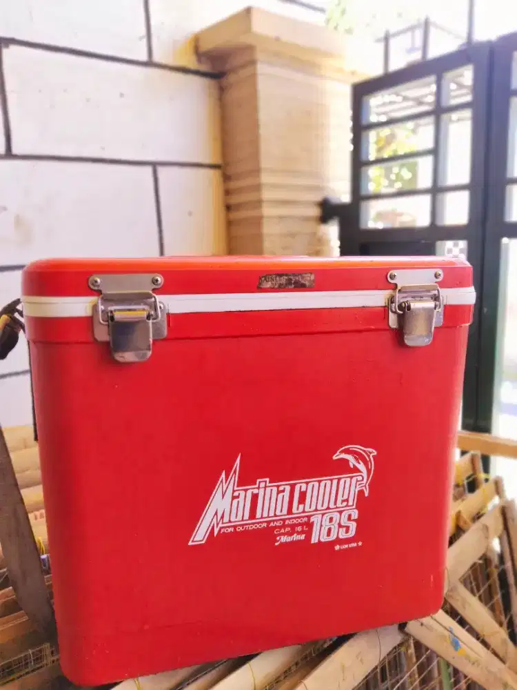 BOX ES MARINA COOLER 18S