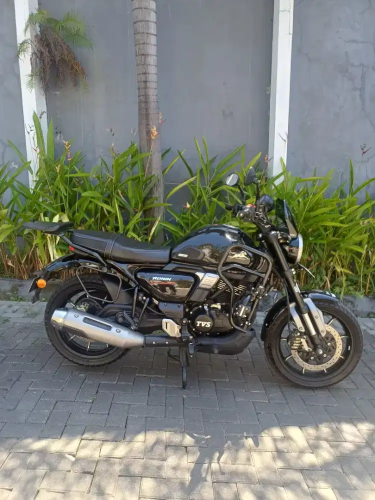 TVS RONIN SS 225 CC FULL ACCECORIES