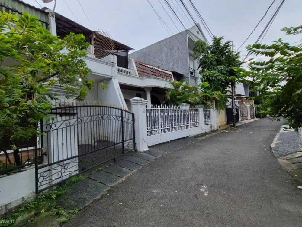 Rumah 2 Lantai di Tebet Utara Akses 2 Mobil, dekat Jalan Utama