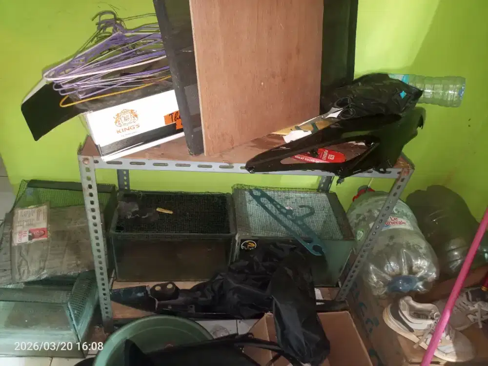 Aquarium dan rak besi