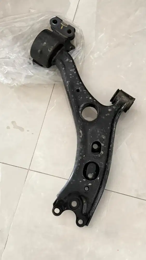 Sayap kanan Lower Arm CRV turbo 2019 original bekas