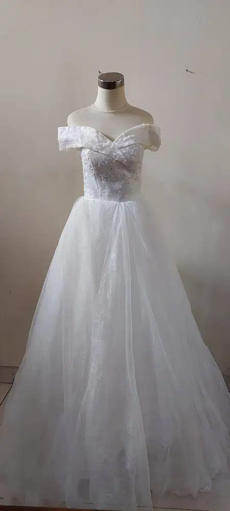 Wedding dress brand new