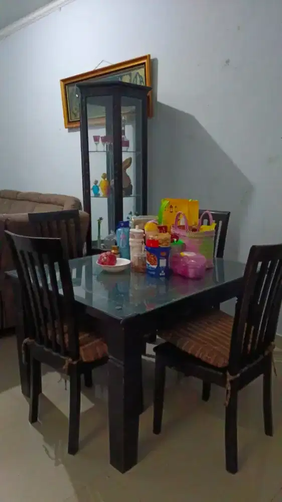 MEJA MAKAN + BUPET LEMARI KAYU JATI