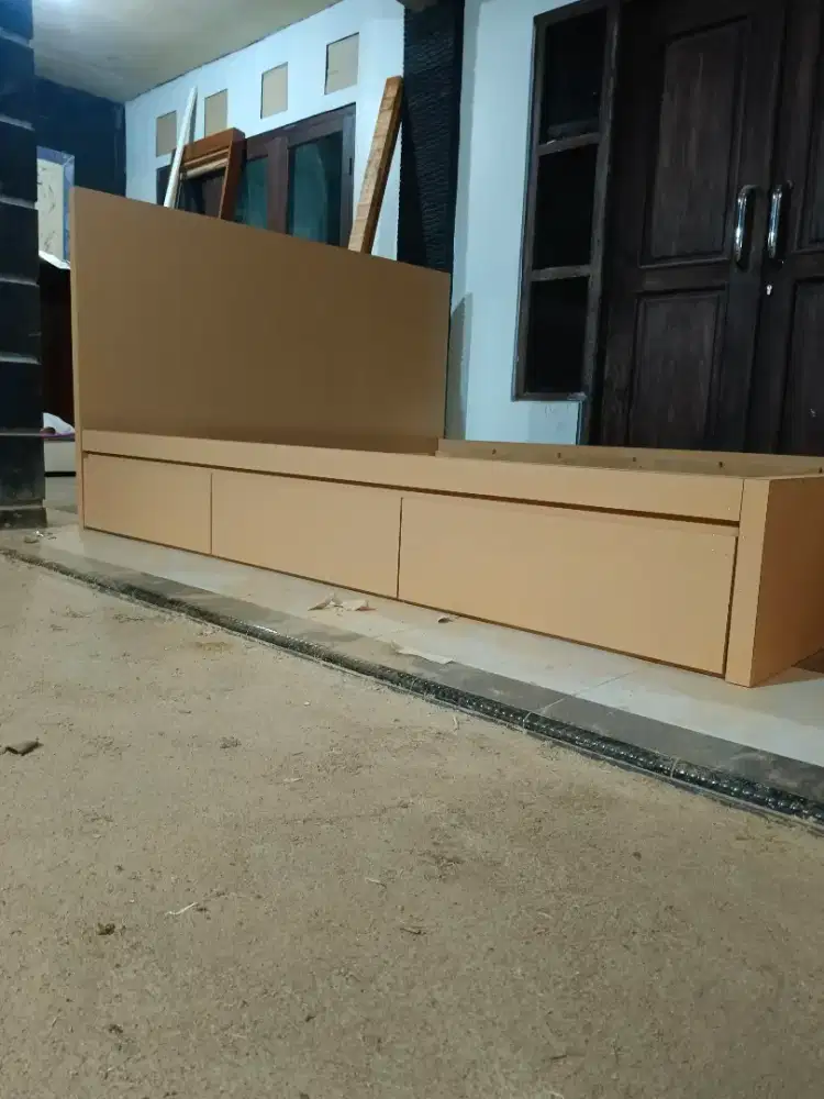 Dipan Laci Bahan Blackboard Hpl