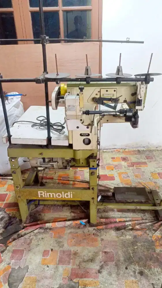 MESIN JAHIT MAKE UP RIMOLDI