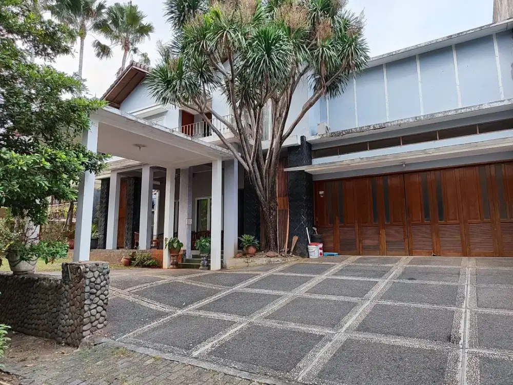 DIJUAL RUMAH MEWAH DALAM KOMPLEK ASRI di LEBAK BULUS JAKARTA SELATAN