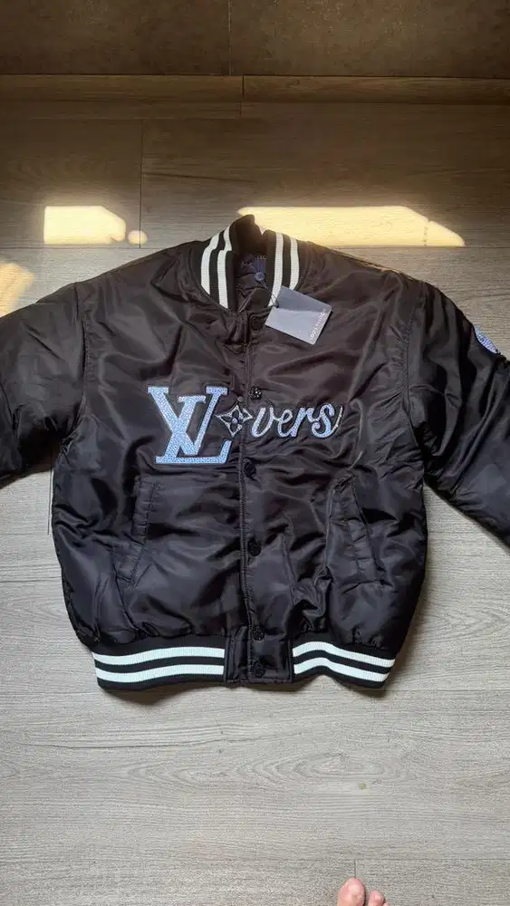 Jaket tebal kondisi baru