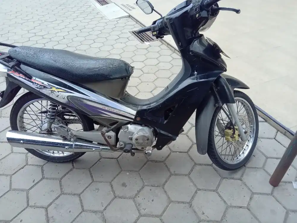 Honda karisma 2004