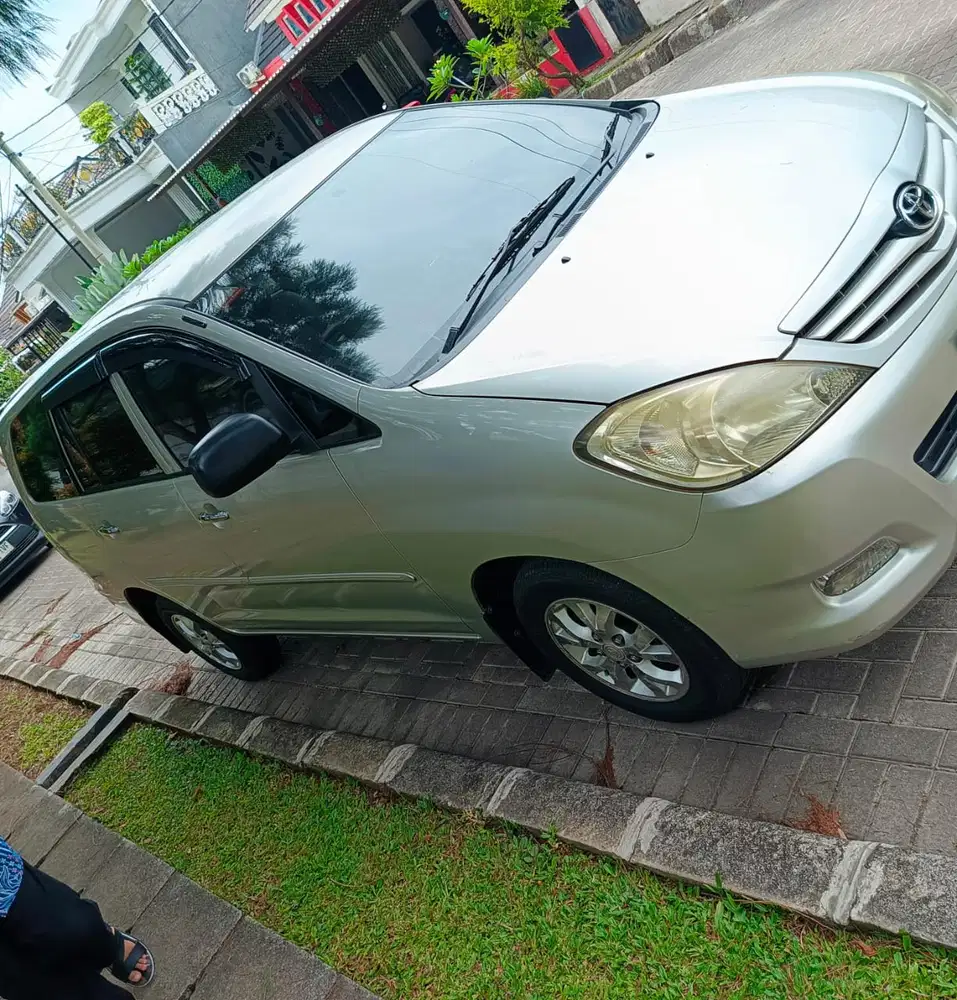 Toyota Kijang Innova 2011 Bensin