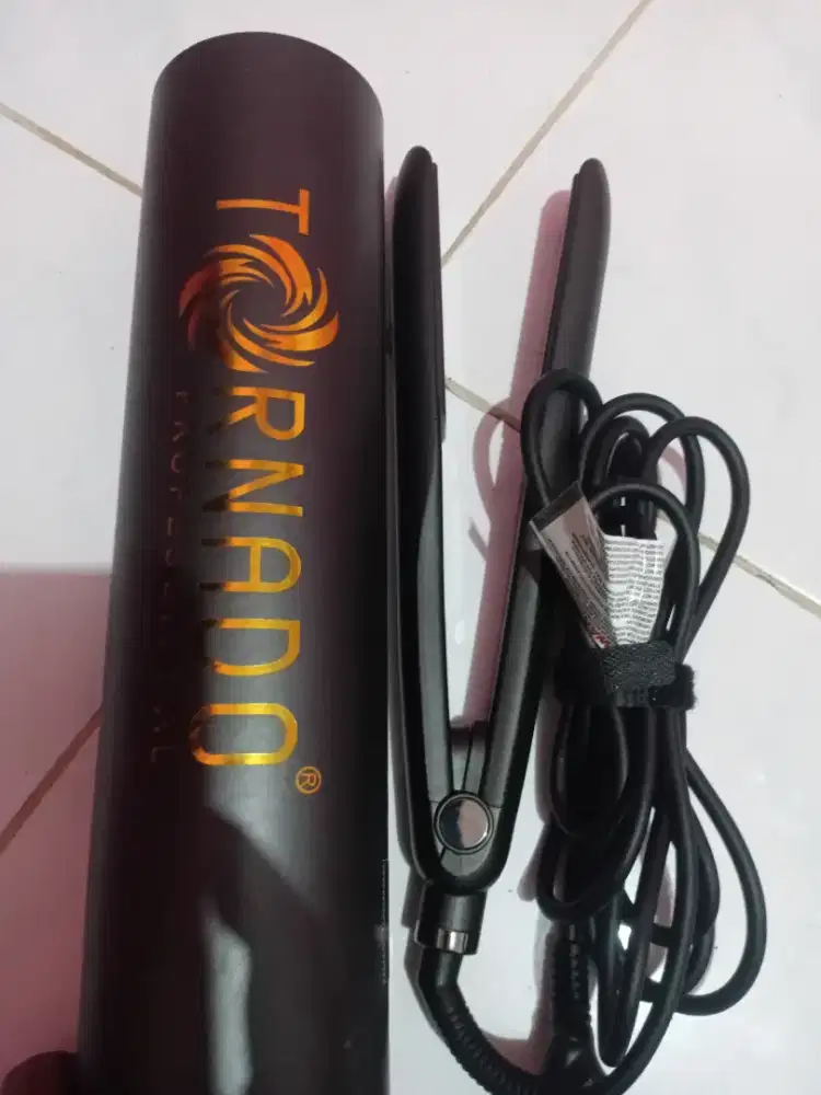 Catokan rambut (TORNADO)