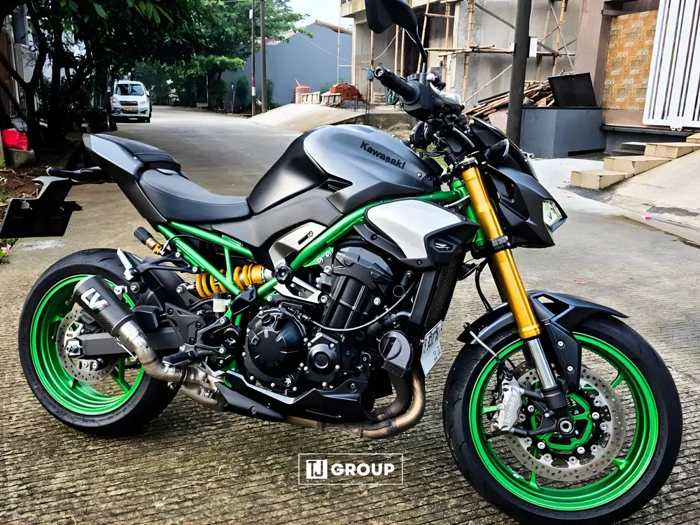 FOR SALE!! Kawasaki Z900SE, Graphite Black 2025