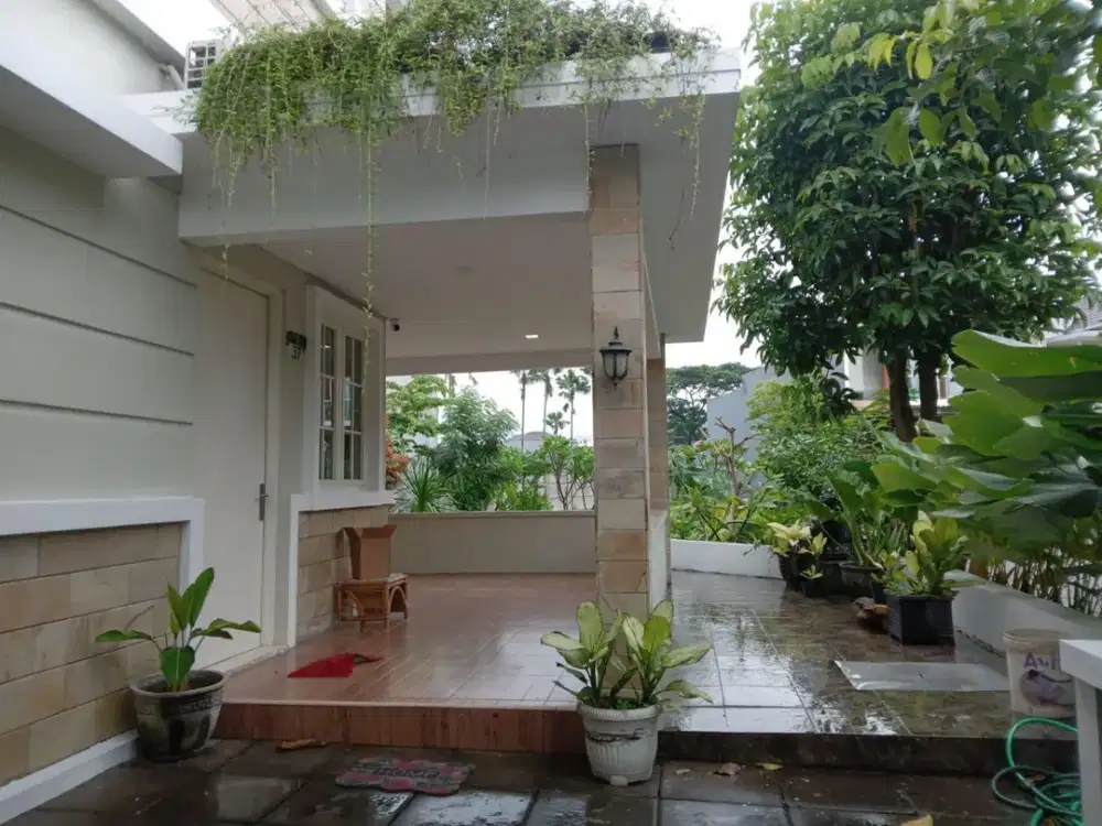 Jual Rumah Bagus Semi Furnish di Royal Residence Surabaya