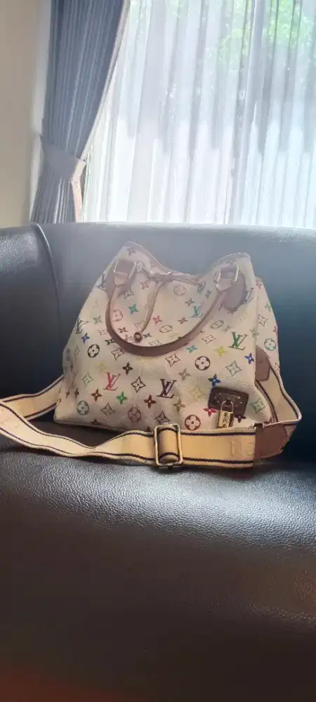 Louis Vuitton Serut MM