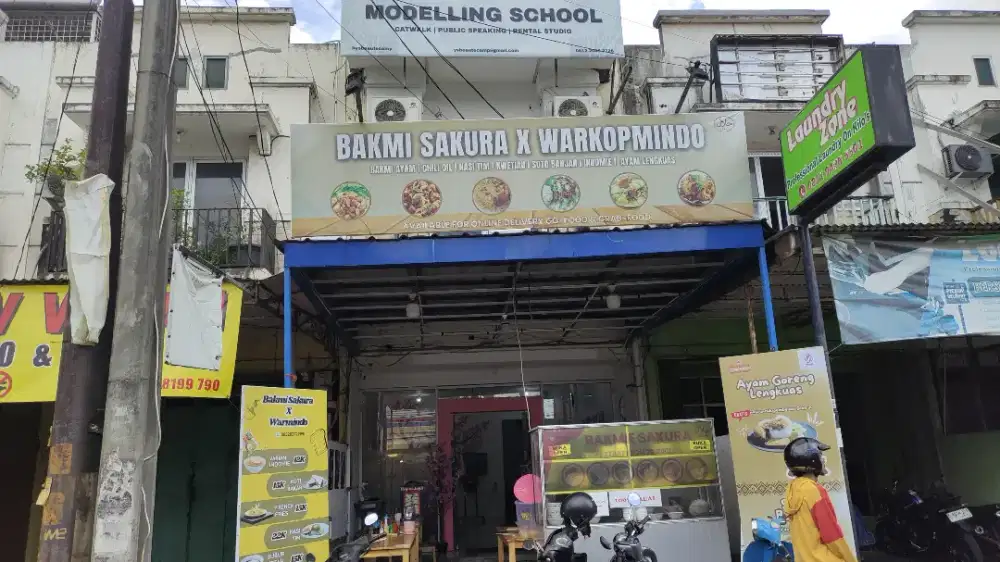 DIBUTUHKAN CREW RESTO