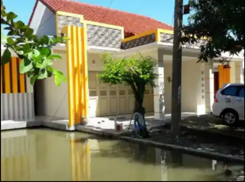 DI JUAL RUMAH COCOK UNTUK USAHA