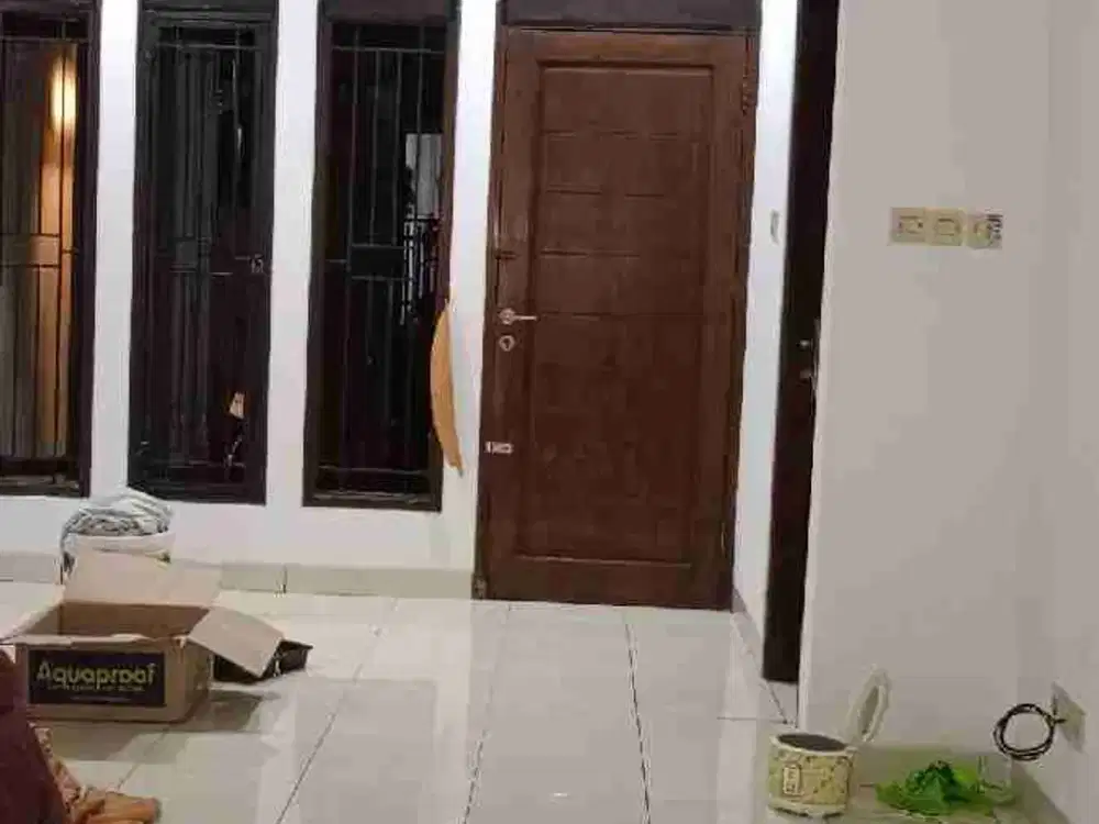 Rumah Minimalis bersih sudah renovasi, Taman Kopo Indah