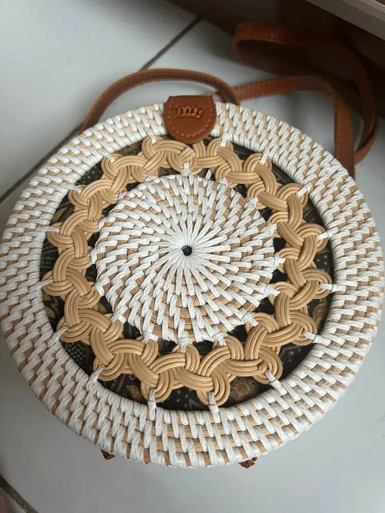 Tas rotan bundar