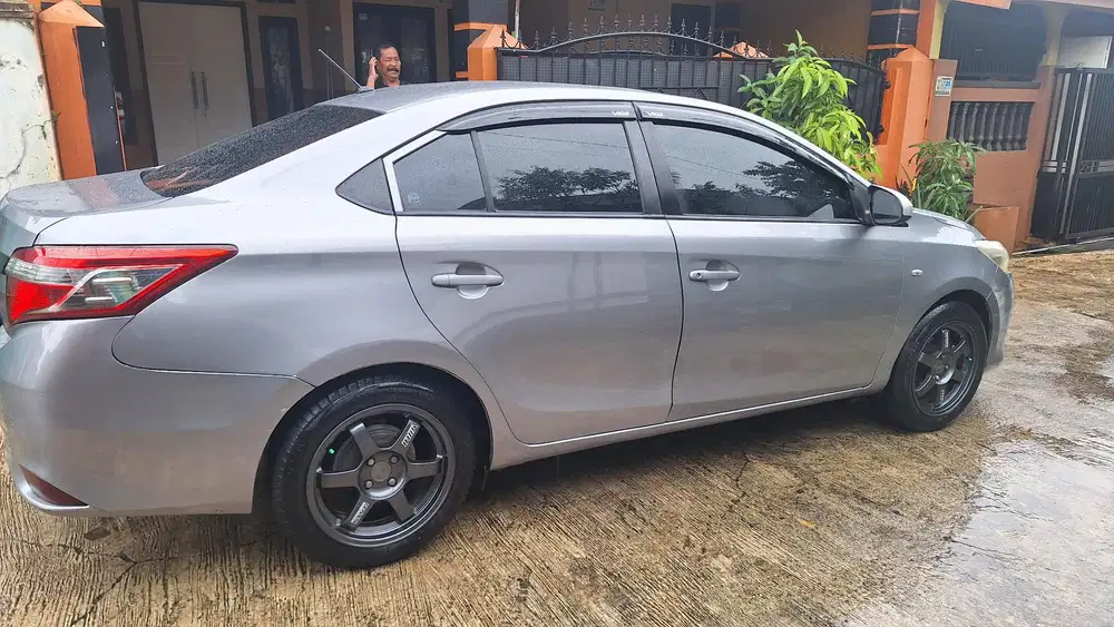 Toyota Limo 2014 Bensin