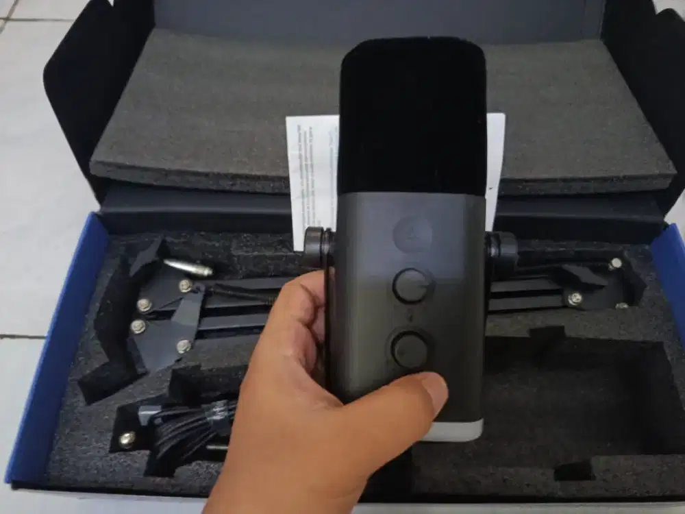 Combo Mic Fifine AM8 & SC3