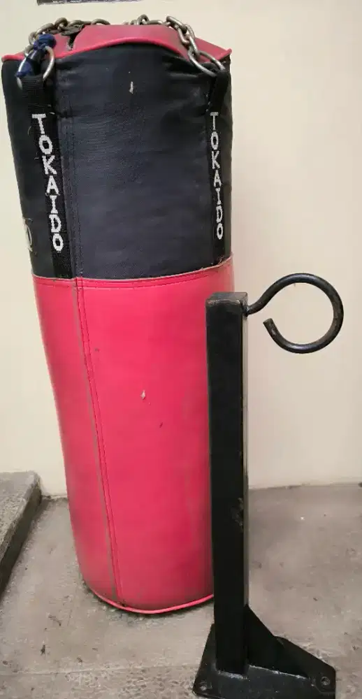 Boxing bag dan gratis rak untuk instalasi