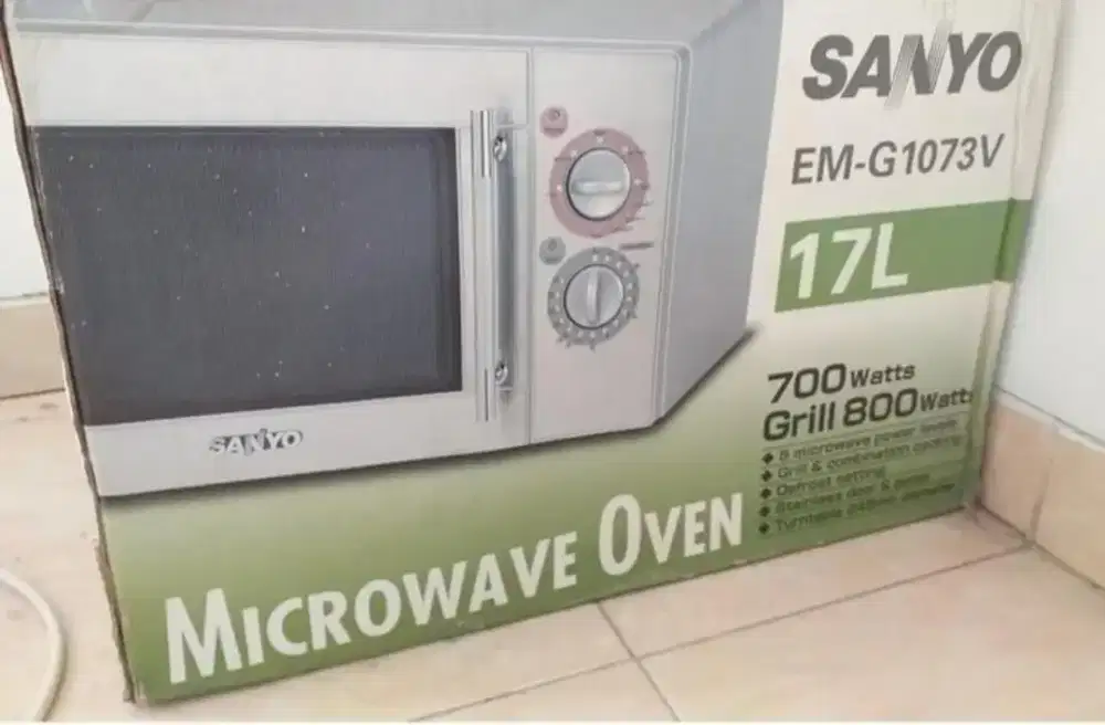Micro wave sanyo EM-G 1073V 17L 700WATT