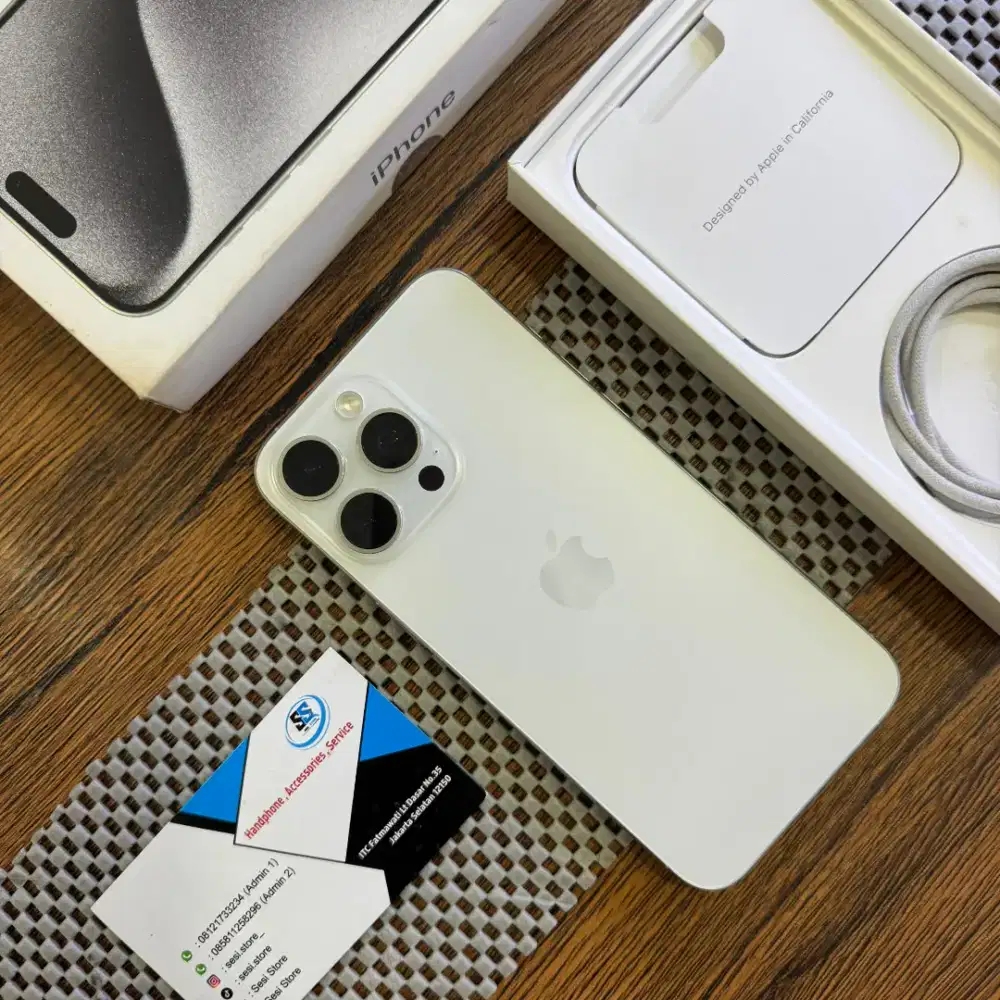Iphone 15 promax 256gb silver titanium jual cepet !!