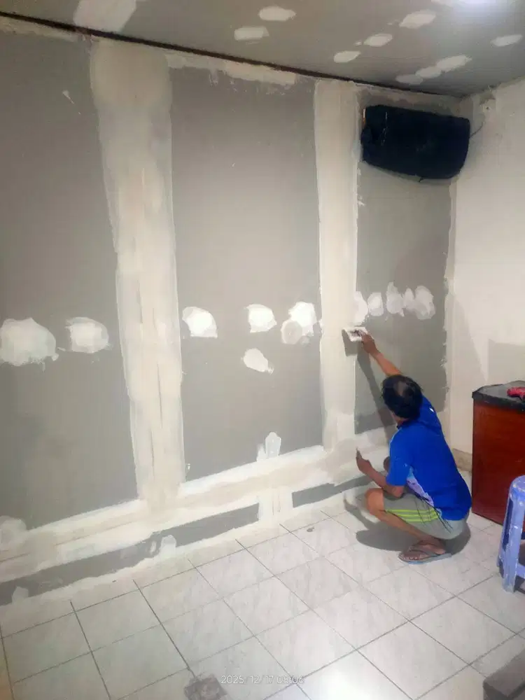 Dekorasi kantor siap pasang partisi gypsum dan plafon kamar