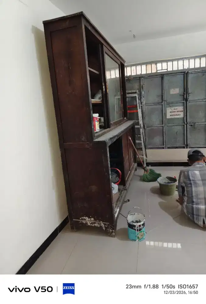 Etalase kaca mix kayu jati